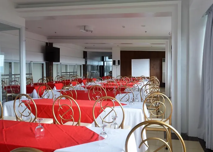 Carlosta Hotel